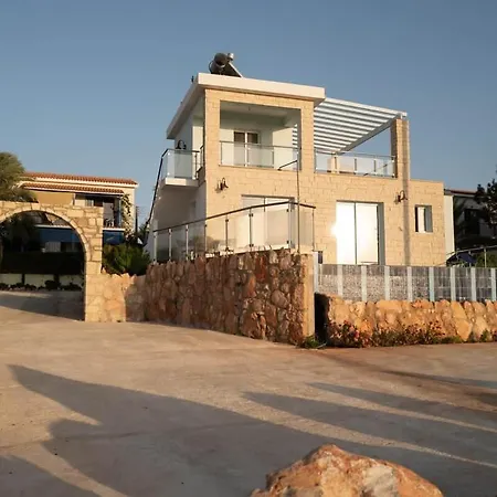 4 Bedroom At The Sea בית נופש