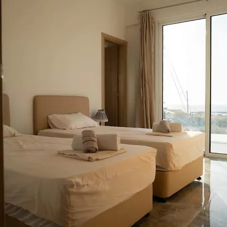 4 Bedroom At The Sea בית נופש