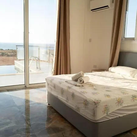 4 Bedroom At The Sea בית נופש