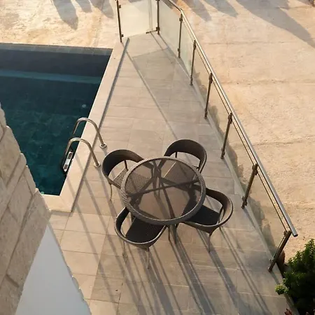 4 Bedroom At The Sea בית נופש *