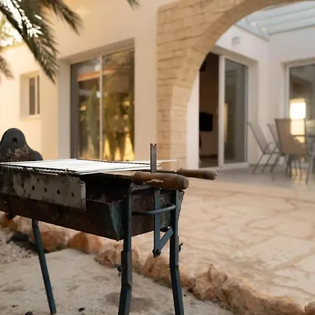 4 Bedroom At The Sea בית נופש